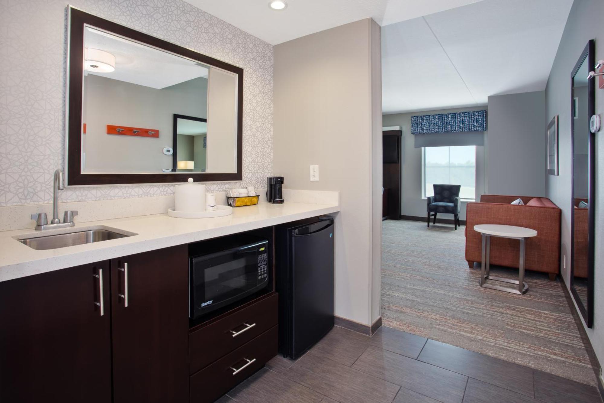 Hampton Inn & Suites Columbia/Southeast-Fort Jackson Экстерьер фото